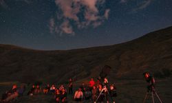 Bitlis’te Uzay Meraklıları Van Gölü Kıyısında Haftayı Gökyüzünü İzleyerek Geçirdi