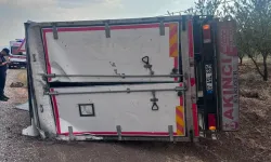 Gölbaşı’nda kontrolden çıkan kamyon devrildi: 1 yaralı