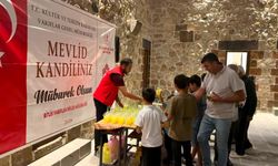 Bitlis Vakıflar Bölge Müdürlüğü’nden Mevlit Kandili’nde 6 bin kişiye limonata ikramı