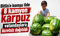 8 kamyon karpuz vatandaşlara ücretsiz dağıtıldı