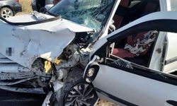 Van'da iki otomobil çarpıştı: 7 yaralı