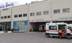 Üç katlı binanın çatısından düşen şahıs hayatını kaybetti