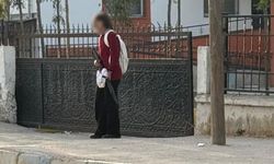 Van'da elinde silahla okula gelen öğrenci böyle görüntülendi