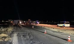 Adıyaman'da kazaya karışan panelvanı bırakıp kaçtılar