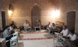 Cizre'de Melayê Cizîrî'nin divanı Kırmızı Medrese'de şerh ediliyor