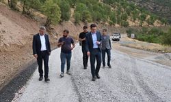 Hizan'da Horozdere ile Yığınkaya köyleri arasındaki yol asfaltlanıyor