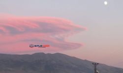 Bitlis'te balinaya benzeyen mercek bulutu hayran bıraktı