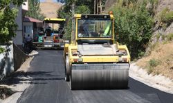 Bitlis’te asfalt çalışmaları mahalle mahalle sürüyor