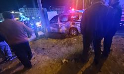 Bitlis’te minibüs ile hafif ticari araç çarpıştı: 6 yaralı