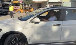 Polislerin gözü önünde ters yöne girdi! Cezası 10 bin lira oldu
