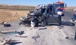 Şanlıurfa'da hurdaya dönen araçta 4 ölü, 2 ağır yaralı