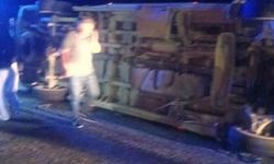 Van-Hakkari yolunda minibüs devrildi: 2'si çocuk 9 yaralı
