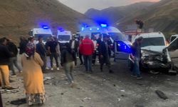 Feci Kazada 3'ü Öğrenci 10 Kişi Yaralandı