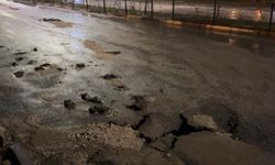 Adıyaman'da şiddetli sağanak: Yollar çöktü