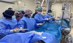 Türkiye'de Bir İlk! 3 Çocuğa Ameliyatsız Kalp Kapağı Takıldı