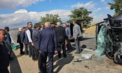 Bitlis'te kamyonet takla attı: 2 yaralı
