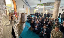 Bitlis'te yapılan cami ibadete açıldı, İlk cuma namazı kılındı