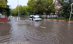 Meteoroloji uyardı, önlem alınmadı: Diyarbakır’da yollar göle döndü
