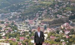 Vali Karakaya manilerle Bitlis Dideban Dağı'nı paylaştı