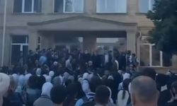 Azerbaycan’daki okullarda başörtüsü yasağı büyük tepki çekiyor
