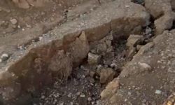 Sağanak sonrası yolun bir bölümü çöktü