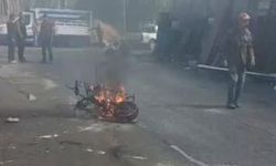 Sanayi sitesinde kaynak yapılırken motosiklet alev aldı