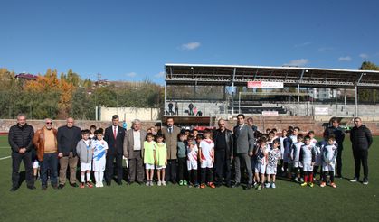 Bitlis'te Şehitlerin İsimlerinin Verildiği Okullar Arası Futbol Turnuvası Düzenlendi