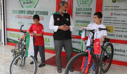 Yürekleri Bisikletlerinden Büyük: İki Kardeş Gazze İçin Tekerleklerini Umuda Dönüştürdü