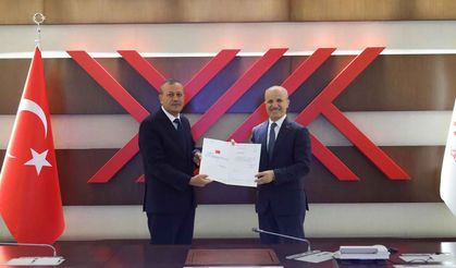 Bitlis Eren Üniversitesi Rektörü Elmastaş, Mazbatasını YÖK Başkanı Özvar’dan Aldı