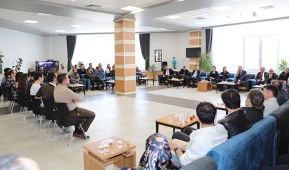 Rektör Elmastaş, Yeni Atanan ve Unvan Alan Personelle Buluştu