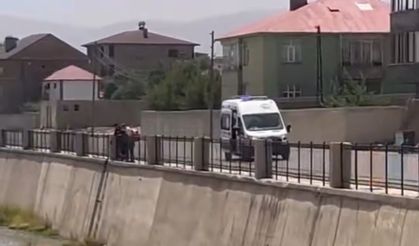 Duvardan Dereye Düşen Çocuk Ölümden Döndü