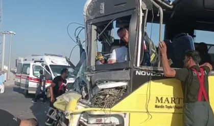 Otobüs ile Tır Feci Çarpıştı: 1 Kişi Öldü, 11 Yaralı
