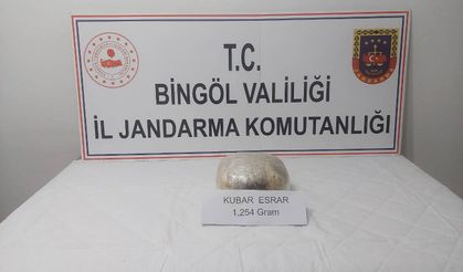 Bingöl’de Jandarma 1 Kilo Esrar Ele Geçirdi