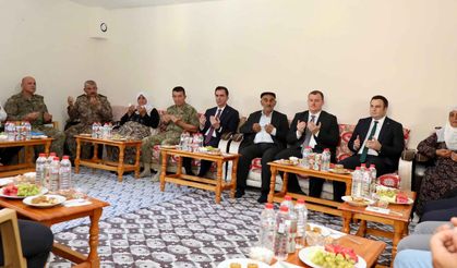 Bitlis Valisi Karakaya, Şehit Celattin Uyanık’ın Ailesini Ziyaret Etti