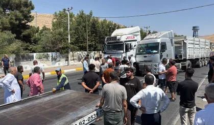 Tır, Kamyon, Yolcu Otobüsü, Otomobil ve Ticari Araç Çarpıştı