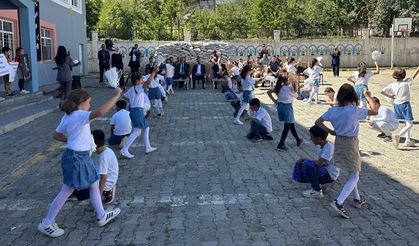 Mutki’de İlköğretim Haftası Kutlandı