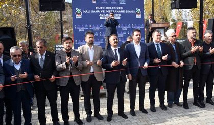 Mutki’de Mezbahane ve Halı Saha Düzenlenen Törenle Hizmete Açıldı