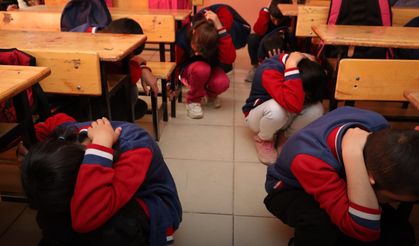 Güroymak’ta Kızılay Haftası kapsamında afet bilgilendirme programı