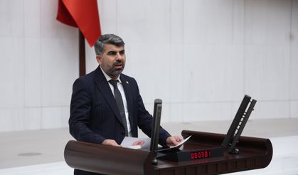 Dinç: “Türkiye’de genç olmak, burs ve barınma mücadelesi vermek demektir”