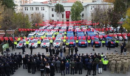 Siirt’te güvenlik güçlerine 68 yeni araç teslim edildi