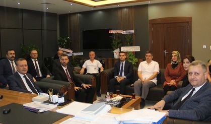 Bitlis Eren Üniversitesi Rektörü Elmastaş’tan Başhekim Sarıçoban’a hayırlı olsun ziyareti