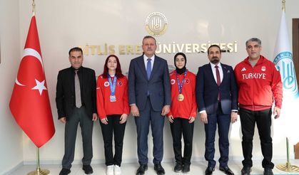 Rektör Elmastaş, Dünya ve Avrupa Şampiyonu Sporcuları Ağırladı