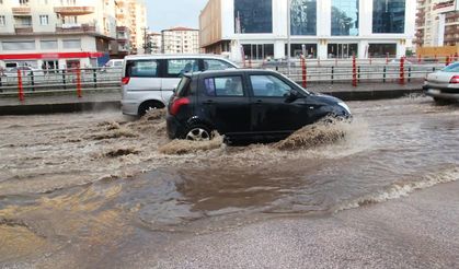 Meteoroloji'den kuvvetli yağış ve fırtına uyarısı