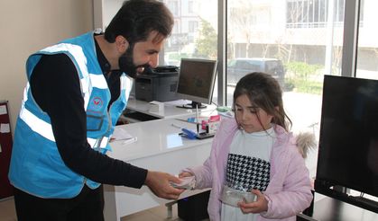 7 Yaşındaki Zeynep’ten Gazze’deki Yetimlere Anlamlı Bağış