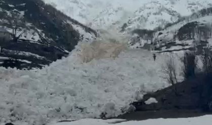 Hakkari'de Çığ Tehlikesi: Köy Halkı Facianın Eşiğinden Döndü
