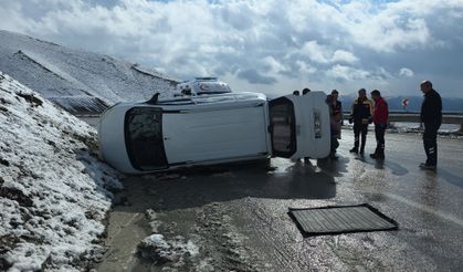 Van'da devrilen kamyonette bir kişi yaralandı