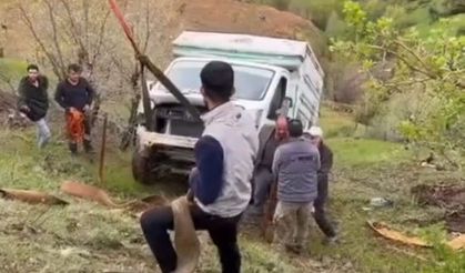 İhmal Pahalıya Mal Oldu: Kamyonet Uçuruma Yuvarlandı