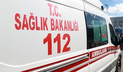 Traktör ile ağaç arasında sıkışan sürücü öldü