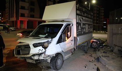 Pikap ile Otomobil Çarpıştı: 5 Yaralı