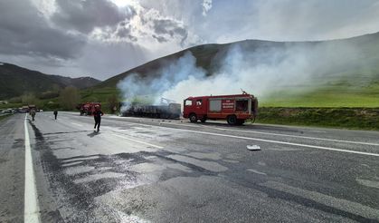 Bitlis’te feci kaza: Sürücüler yanarak hayatını kaybetti